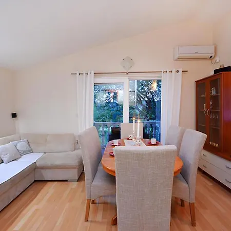 3 Bedroom Amazing In Pozorac *